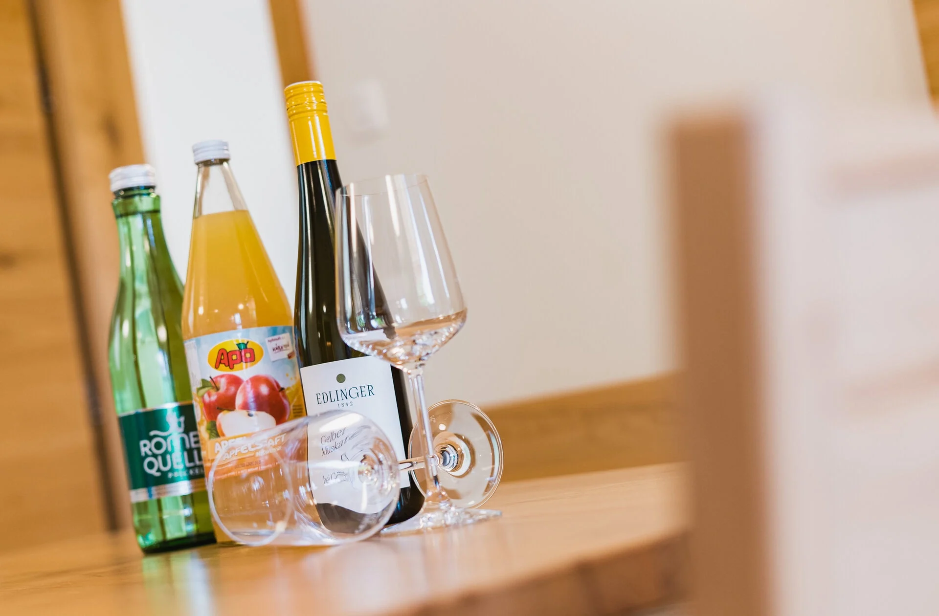 Minibar Inhalt und Gläser